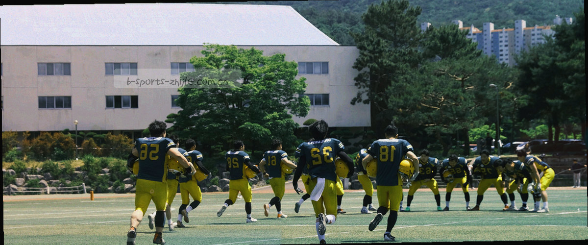 深色底上由细线构成的抽象数据流向纹理，线条交汇处的节点用荧光青色圆点标出